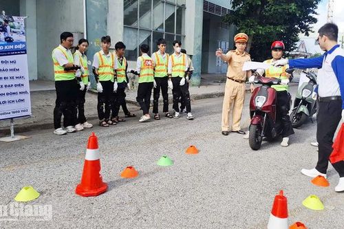 An Giang đào tạo kỹ năng lái xe an toàn cho học sinh, người lao động