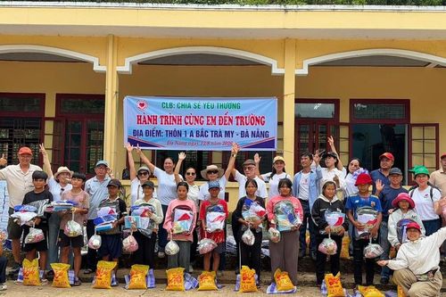 Tiếp sức học sinh vùng cao