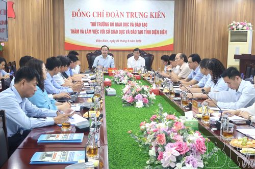Thứ trưởng Bộ Giáo dục và Đào tạo làm việc tại Điện Biên
