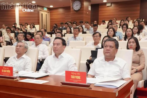Hội nghị toàn quốc quán triệt, triển khai thực hiện một số nghị quyết, chỉ thị của Bộ Chính trị