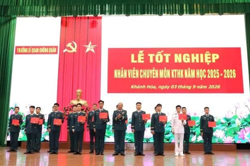 Trường Sĩ quan Không quân tổ chức lễ tốt nghiệp nhân viên kỹ thuật hàng không năm học 2025 - 2026