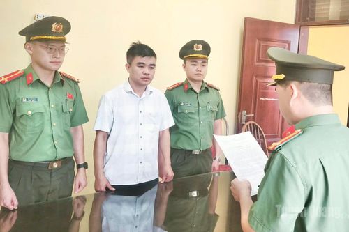 Khởi tố đối tượng lạm quyền trong khi thi hành công vụ