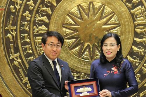 Chia sẻ kinh nghiệm ban hành chính sách phát triển công nghiệp bán dẫn