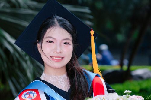 Hành trình phía sau 'con số đẹp nhất' của nữ thủ khoa đầu ra Đại học Kinh tế Quốc dân
