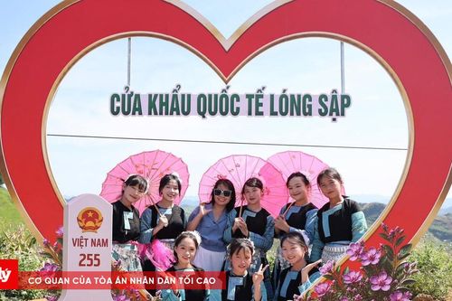 Xã Lóng Sập (Sơn La) hút du khách từ 'Phiên chợ vùng cao biên giới'