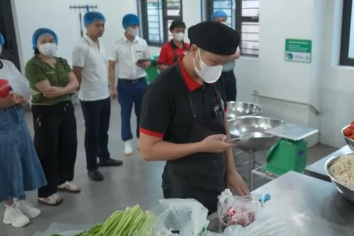 "Lá chắn số" cho bữa ăn học đường