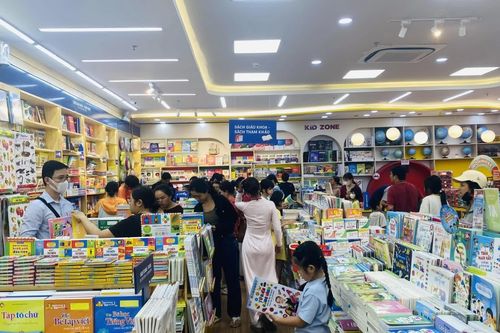Cảnh giác khi mua sách giáo khoa trên mạng xã hội