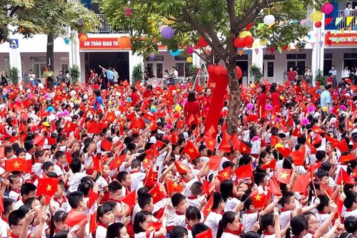 Khai giảng 5/9: Cả nước chào cờ, đánh trống đồng thời; không kéo dài phần lễ