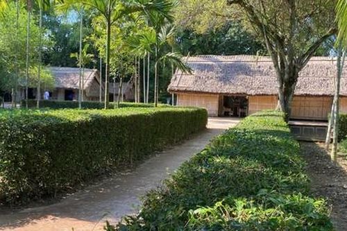 Từ nhịp võng làng Trù đến lời ru đất nước