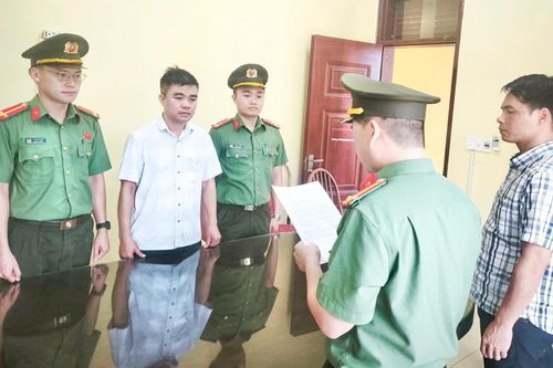 Bắt giam một cựu Phó Viện trưởng thuộc trường Đại học Trưng Vương