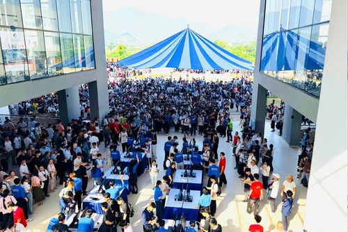 Hơn 17.000 sinh viên Đại học Quốc gia Hà Nội về Hòa Lạc học tập