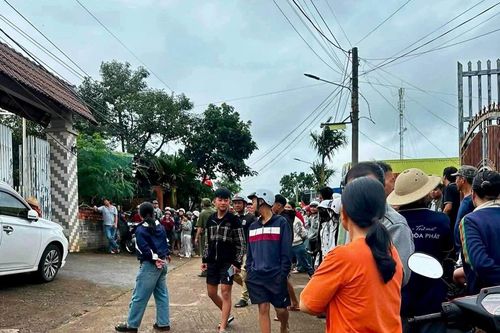 Mâu thuẫn tình cảm, gã trai đâm bạn gái tử vong