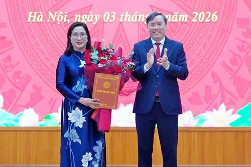 Bà Đinh Thị Mai giữ chức Phó Chủ tịch Viện Hàn lâm Khoa học xã hội Việt Nam