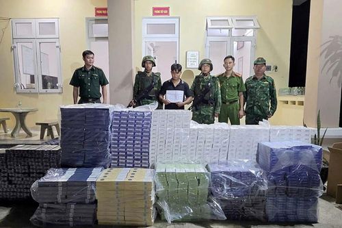 Bắt xe chở 14.900 bao thuốc lá lậu, lực lượng Biên phòng Tây Ninh được thưởng