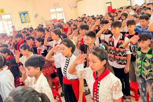 Lễ khánh thành các trường phổ thông nội trú được tổ chức trong chương trình khai giảng chung toàn quốc