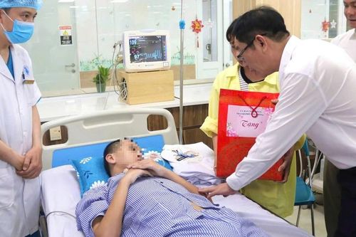 Bé trai Hải Phòng hồi phục tích cực sau viêm não nặng