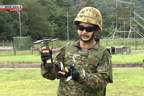 Nhật Bản trình diễn drone tấn công, song liên tục gặp sự cố