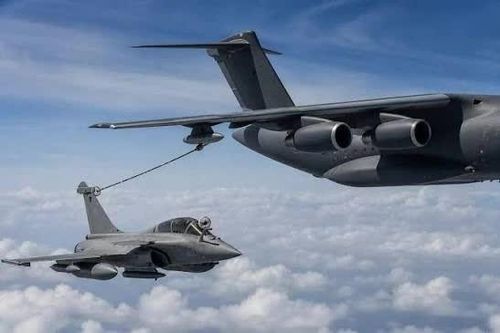Cột mốc lịch sử khi máy bay YY-20 Trung Quốc tiếp dầu cho tiêm kích Rafale hệ phương Tây