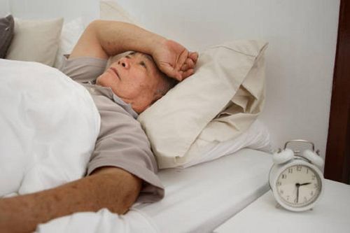 Nỗi lòng khó nói của người cao tuổi khi sống trong nhà của con cái