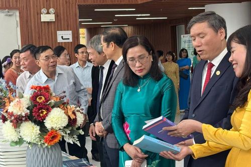 Khai mạc Không gian trưng bày 'Địa lý nhân văn - Kiến tạo phát triển'