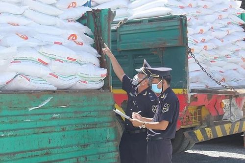 Quy định quản lý hải quan đối với hàng hóa xuất, nhập khẩu tại cửa khẩu thông minh