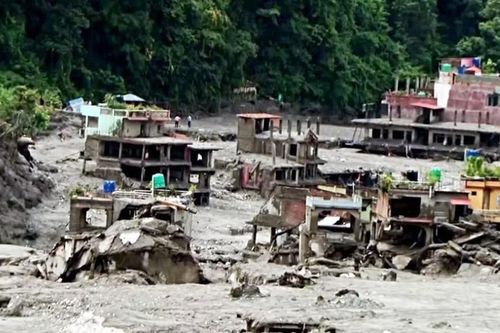 Việt Nam viện trợ nhân đạo khẩn cấp 300.000 USD giúp Nepal khắc phục hậu quả lũ quét và sạt lở