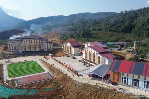 Chắp cánh ước mơ cho học sinh biên giới