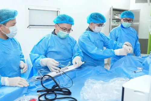 Sốc tim, tổn thương mạch vành vôi hóa nặng được xử trí bằng 2 kỹ thuật chuyên sâu