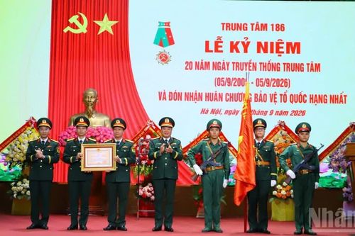 Trung tâm 186, Bộ Tư lệnh Tác chiến không gian mạng đón nhận Huân chương Bảo vệ Tổ quốc hạng Nhất