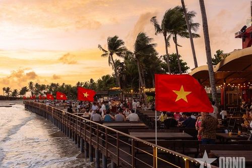 Từ chuyện doanh thu du lịch nghìn tỷ...