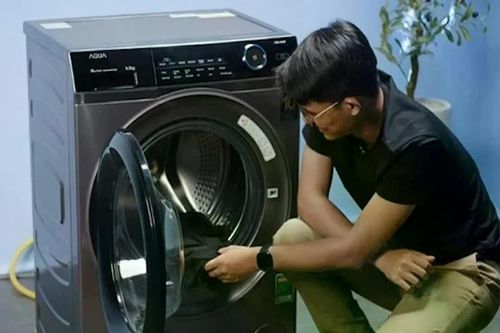 Máy giặt lâu năm, thay ống nước để tránh sự cố lớn