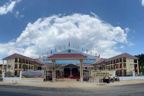 Sẵn sàng khai giảng ở những ngôi trường vùng biên Đà Nẵng