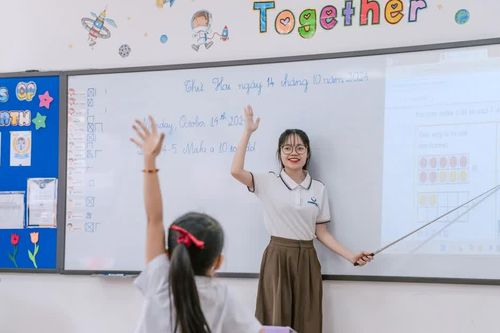 Bộ GD&ĐT chỉ đạo cắt giảm cuộc thi, hồ sơ, sổ sách, hội họp trong cơ sở giáo dục