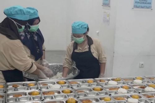 Hơn 1.700 người Indonesia ngộ độc sau bữa ăn miễn phí