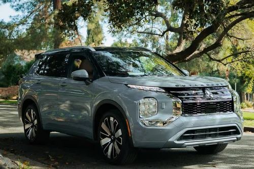 Mitsubishi Outlander thế hệ mới sắp trở lại Việt Nam