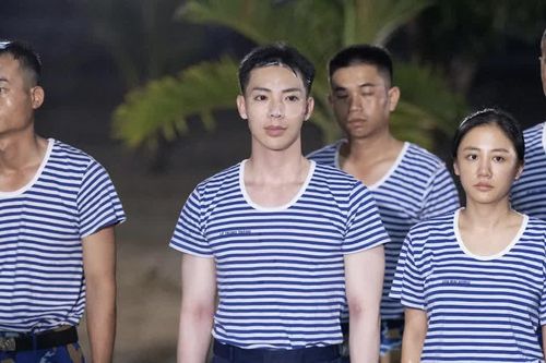 Erik nói lý do xuất hiện với gương mặt đầy bọt rửa mặt tại 'Sao nhập ngũ'