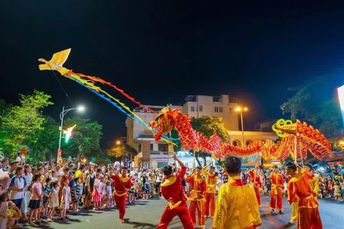 Sơn Tây tổ chức chuỗi hoạt động 'Lễ hội Trung thu Thành cổ' kéo dài gần 1 tháng