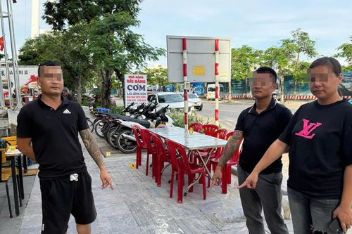 Khởi tố 4 bị can liên quan vụ đánh người trước nhà hàng ở Bãi Cháy