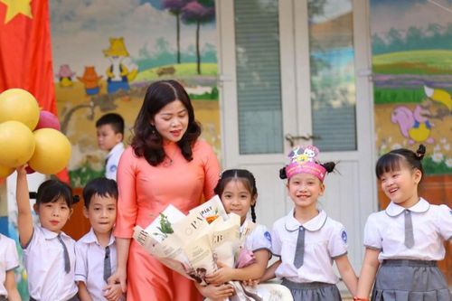 Yêu cầu cắt giảm loạt cuộc thi, hồ sơ, sổ sách, hội họp trong trường học