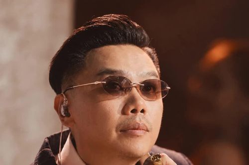 Anh trai chông gai trật khỏi đường đua
