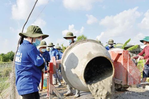 Chuyện tình của nữ thủ lĩnh Mùa hè xanh