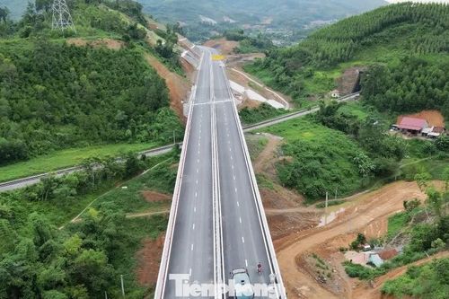 Đề nghị xử lý người dân đi vào công trường cao tốc Hữu Nghị - Chi Lăng