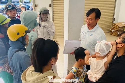 Mai khai giảng, chiều nay phụ huynh Đà Nẵng vẫn chạy đôn chạy đáo tìm sách