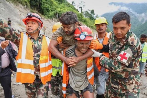 Việt Nam viện trợ khẩn cấp 300.000 USD giúp Nepal khắc phục hậu quả thiên tai