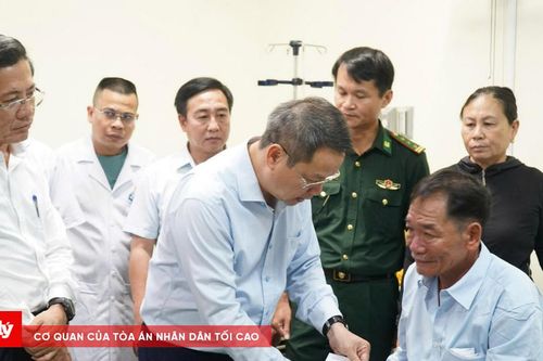 3 ngư dân được cứu sau vụ chìm tàu tiếp tục điều trị tại bệnh viện