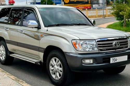 'SUV nồi đồng cối đá' Toyota Landcruiser LC100 bán lại chỉ 400 triệu