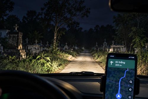 Nhiều người lái xe theo Google Maps từng bị dẫn vào nghĩa trang, rừng sâu, đường cụt