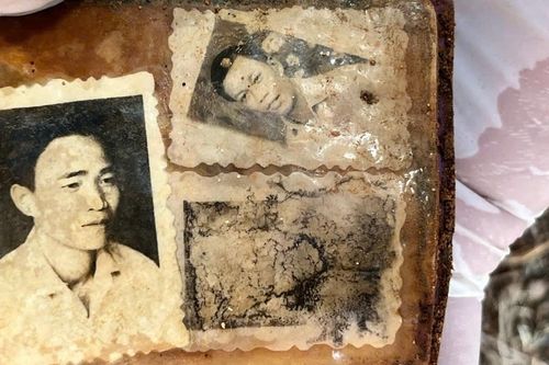 Phát hiện album chứa một số ảnh rõ chân dung trong mộ liệt sĩ ở Đà Nẵng