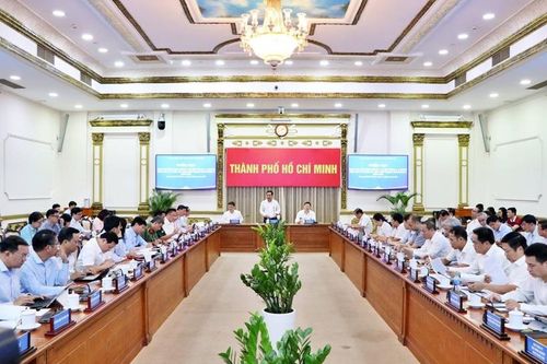 TP Hồ Chí Minh thu ngân sách vượt 624.000 tỉ đồng, kinh tế 8 tháng đầu năm tăng trưởng tích cực