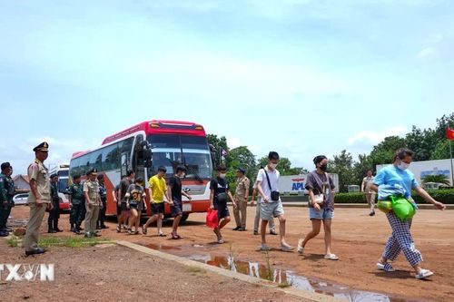 Tây Ninh: Tiếp nhận 86 công dân Việt Nam do Campuchia trao trả
